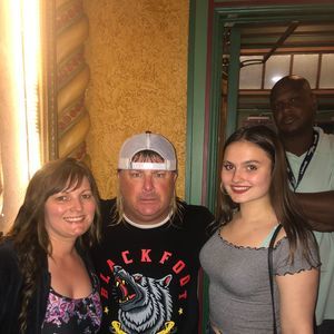 Meet your Posher, Candas